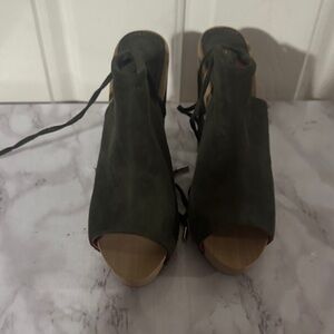 Reneeze Olive Green Lace-Up Boots